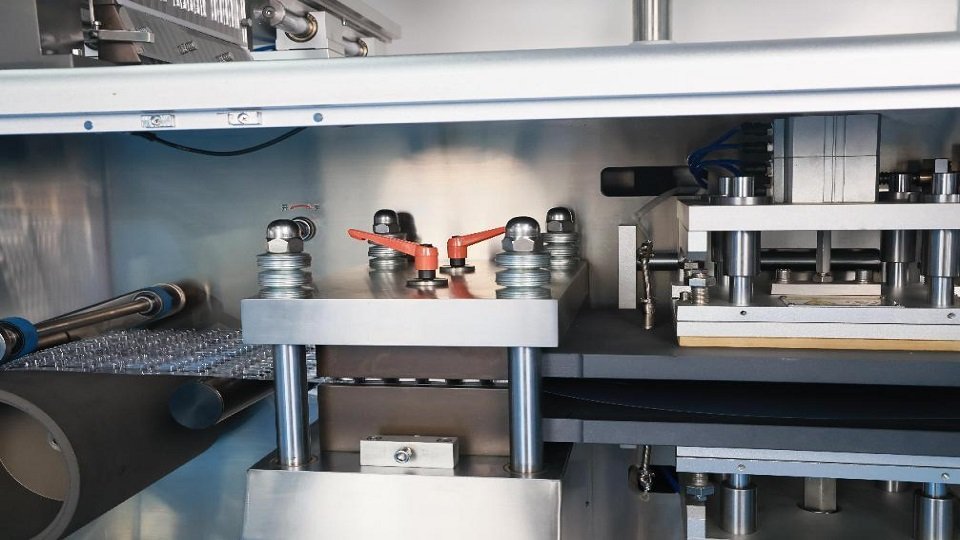 Servo Forming Station