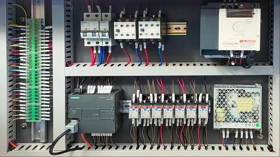 Rich Packing&rsquo;s Machine with Electric Components from Internationally Recognized Brands