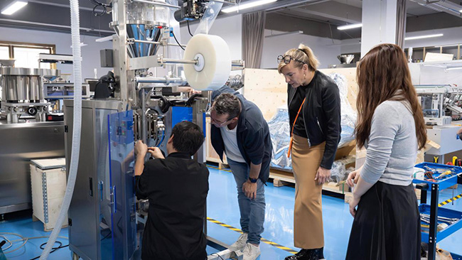 Dịch vụ hậu mãi toàn cầu hóa của Rich Packing: Lợi thế cạnh tranh mới trong lĩnh vực máy đóng gói